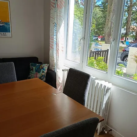 Charming Family In Ferienhaus *